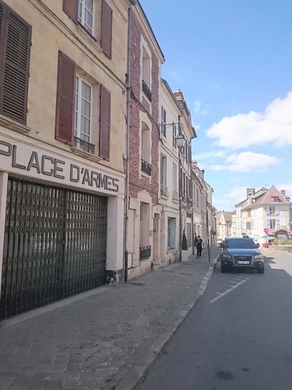 Maison De Ville Bed and Breakfast Magny-en-Vexin Buitenkant foto